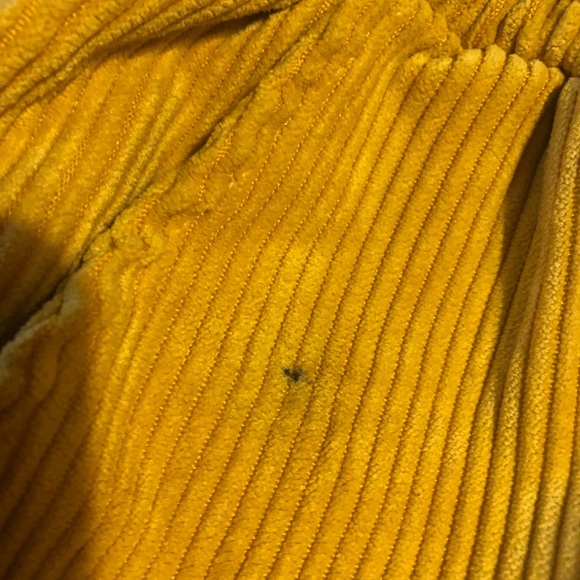 Hi waisted stretchy mustard shorts - Picture 3 of 3